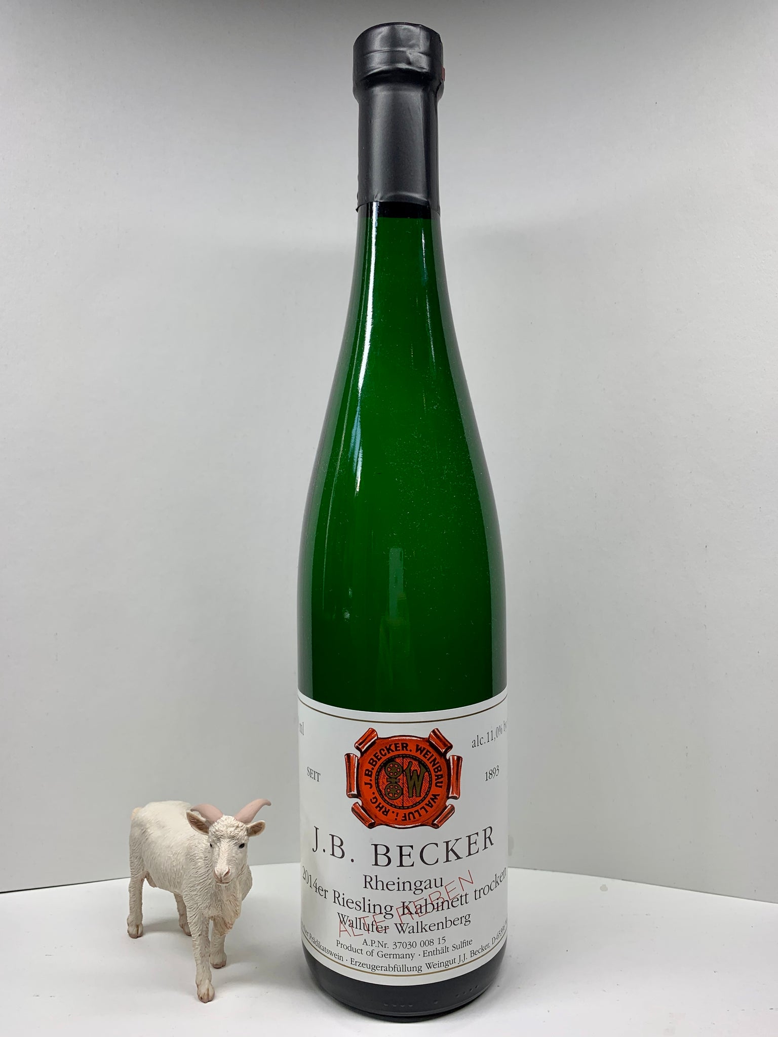 Riesling Kabinett Trocken, "Wallufer Falkenberg," JB Becker, Rheingau, Germany, 2014